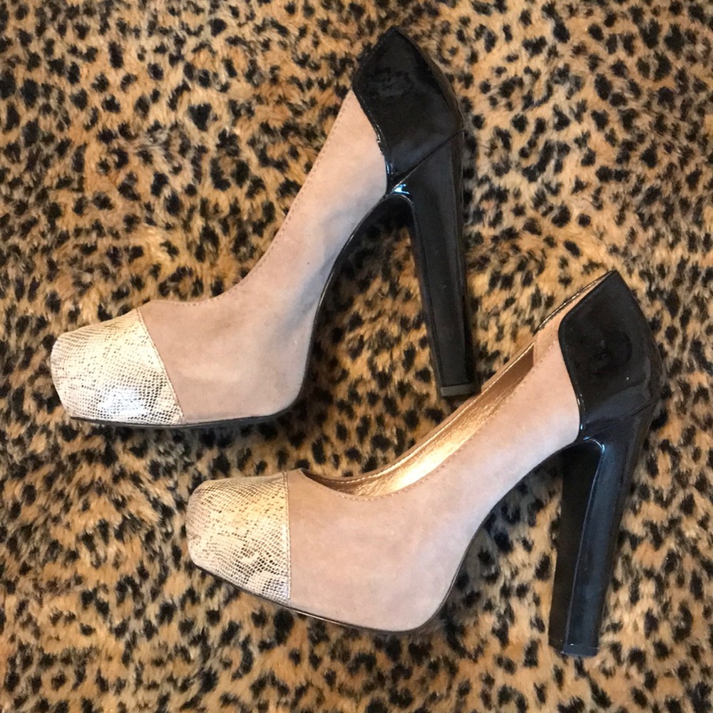 BCBG Pumps